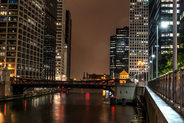 Fototapeta na wymiar Chicago by night