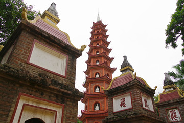 ハノイ最古の仏教寺院