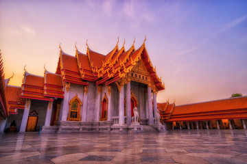 Fototapeta premium Morning Light at Marble temple, Wat Benchamabophit, Bangkok, Thailand