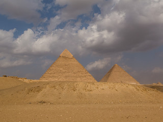 Obraz na płótnie Canvas Two of the Great Pyramids Khafre and Khufu in Giza 