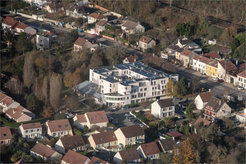 vue aérienne de Vaux-sur-Seine dans les Yvelines en France