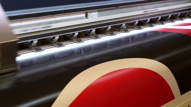 Wide digital printing on self adgesive film.