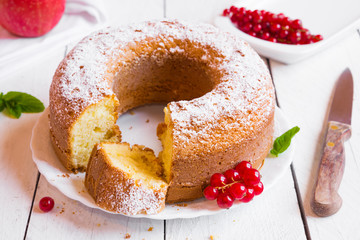 Cake with fresh fruit and mint