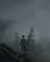 Obraz premium Man on top of mountain