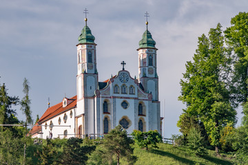 Fototapeta na wymiar Kreuzkirche auf dem Kalvarienberg Bad Tölz