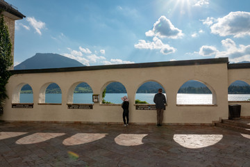 Obraz premium Sankt Wolfgang mit Blick auf den Wolfgangsee