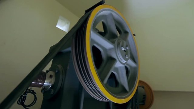 Lifting mechanism elevator