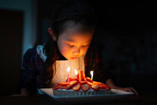 15 487 件の最適な 吹き消す 画像 ストック写真 ベクター Adobe Stock