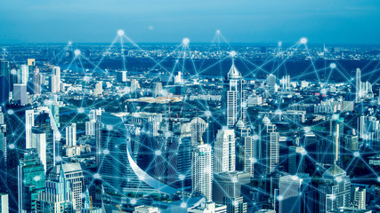 Obraz premium Smart city and network communication. And data transformation on public.