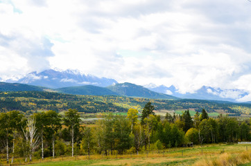秋のコロンビア・バレー（カナダ　ブリティッシュ・コロンビア州）