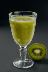 Kiwi fruit smoothie