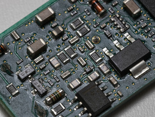 Elektronische Leiterplatten und Bauteile