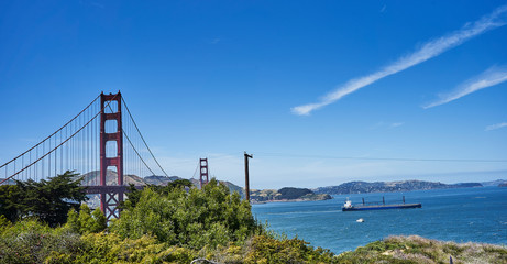 Golden Gate Bridge in sunny weather