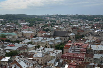Fototapeta na wymiar View of the historic part of Lviv