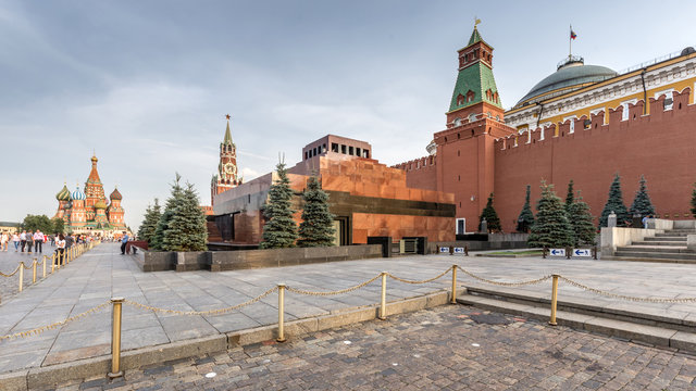 Basilius Kathedrale, Lenin Mausoleum und Erlöserturm am Roten Platz in Moskau