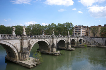Naklejka premium Rome / Italy - April 24 /2015: View of Ponte Sant'Angelo