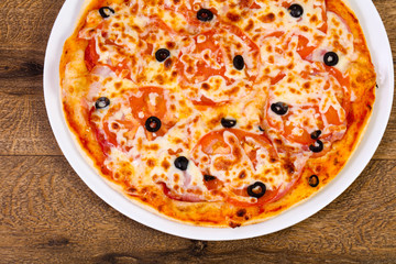 Margarita pizza with olives