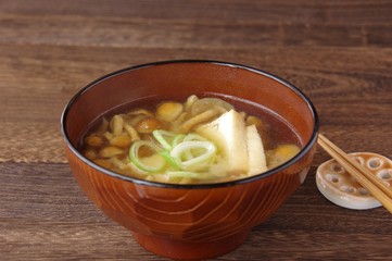 ナメコの味噌汁　味噌スープ