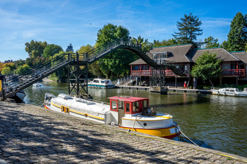 Passerelle du jardin de l'île de Versailles
