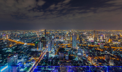 Obraz premium The evening and night lights of Bangkok when viewed from a corner on December 6, 2018.