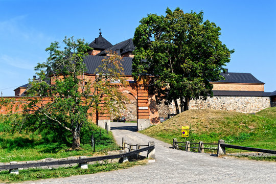 Eingang Burg Häme am Vanajavesi See in Hämeenlinna, Finnland