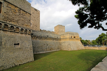 Fototapeta na wymiar il castello normanno-svevo di Bari