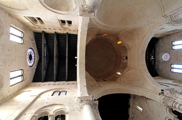 Cattedrale di Bari; la volta di un transetto