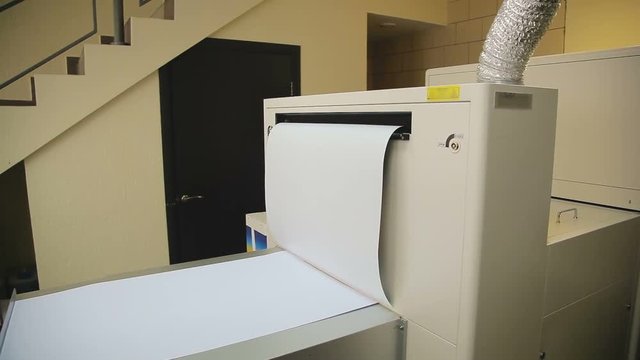 Panorama of the device printing large-format photo in the room shop