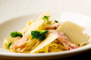 chicken and broccoli pasta