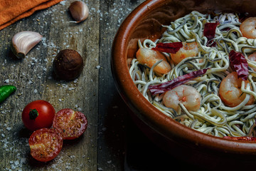 gulas con gambas 