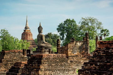 Obraz premium Buddhist temple ruins in Sukhothai historical park,Thailand