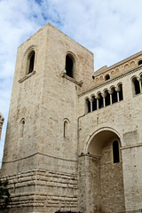 Fototapeta na wymiar Bari, chiesa di San Nicola; torre e fianco meridionale