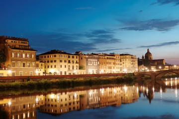 Obraz na płótnie Canvas Night view to Arno river in Florence, Italy