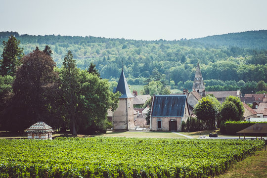 Vue sur le village de Nolay, Bourgogne France