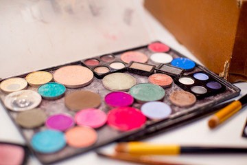 Obraz na płótnie Canvas set of things for makeup: brushes, mascara, eyeliner
