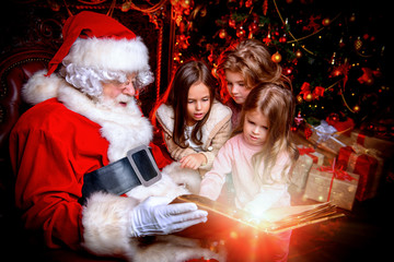 Fototapeta na wymiar kids with santa