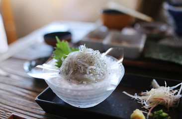 江ノ島の生シラスでランチ