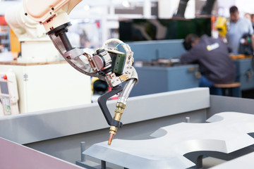 Robot arm for industrial welding