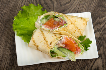 Salmon bread roll