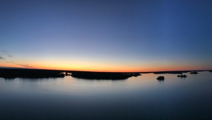 Fototapeta na wymiar Sonnenuntergang im Meer in Schweden