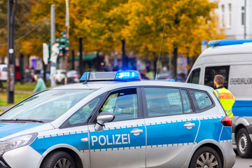 Polizei, Verkehrskontrolle Innenstadt Absperrung Sicherheit Straßenverkehr Verkehrsrecht Blaulicht...