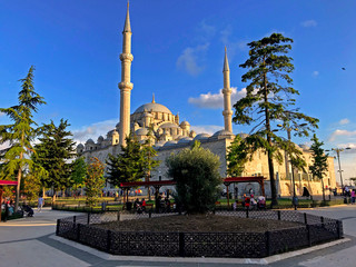 Fototapeta na wymiar Fatih mosque in istanbul