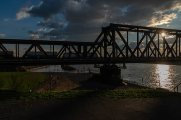 Brücke im Sonnenuntegang