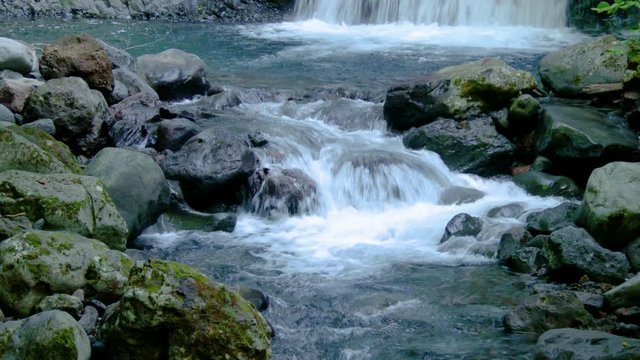 長野県木曽 こもれびの滝
