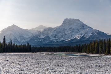 Winter Icefield Parkway drive from Jasper to Banff 