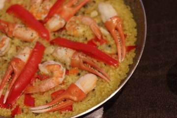 海老と蟹とパプリカのパエリア(スペイン料理)	