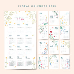 Fototapeta na wymiar Floral calendar mockup