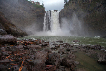 waterfall in snoqualmie © sangwon