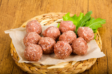 Raw meat balls