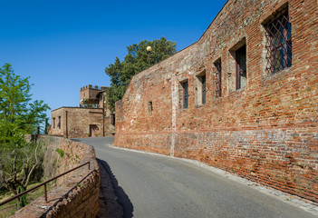 Road to Certaldo fortress